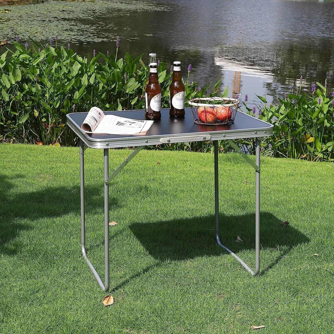 petite table pour repas en plein air